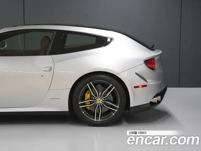 Ferrari FF 2013 — фото 12