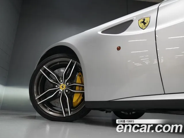 Ferrari FF 2013 — фото 13