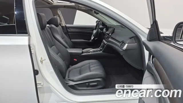 Honda Accord 2019 — фото 10