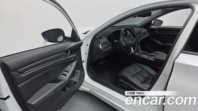 Honda Accord 2019 — фото 11