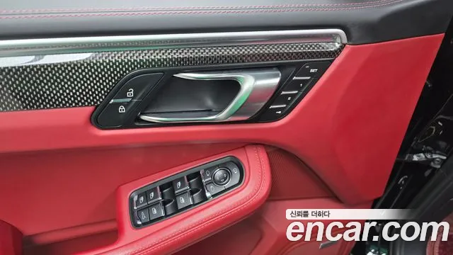 Porsche Macan 2023 — фото 16