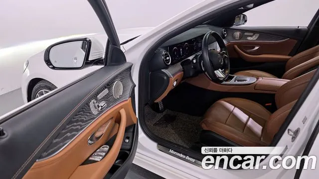 Mercedes-Benz E-Class 2021 — фото 10