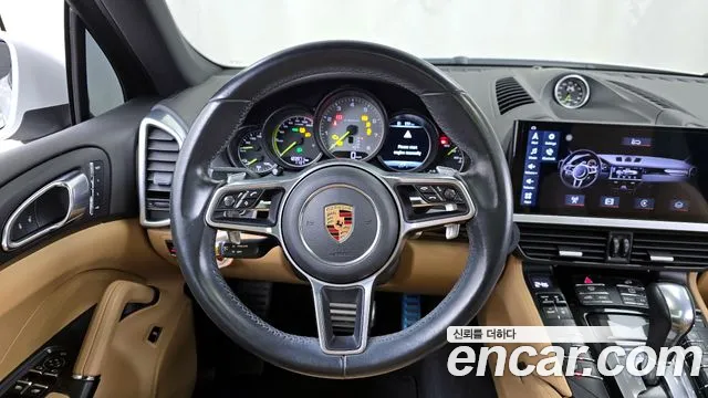 Porsche Cayenne 2016 — фото 13