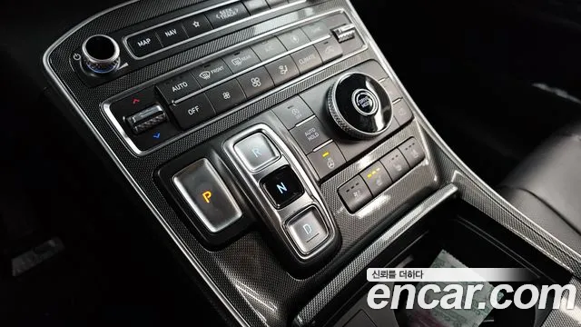 Hyundai Santafe 2023 — фото 9