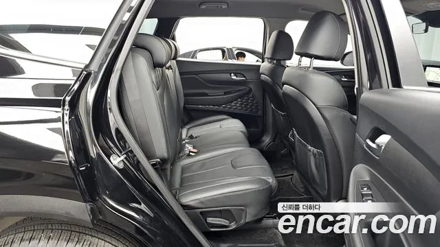 Hyundai Santafe 2023 — фото 12