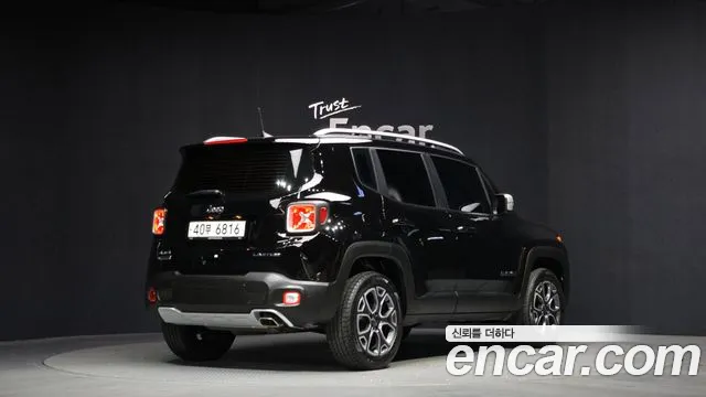 Jeep Renegade 2018 — фото 2