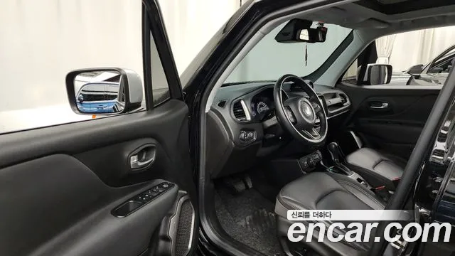Jeep Renegade 2018 — фото 10