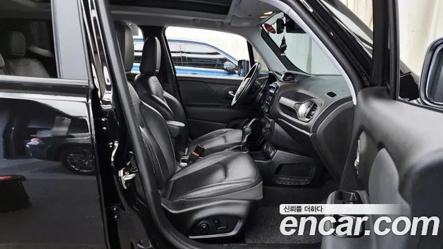 Jeep Renegade 2018 — фото 11