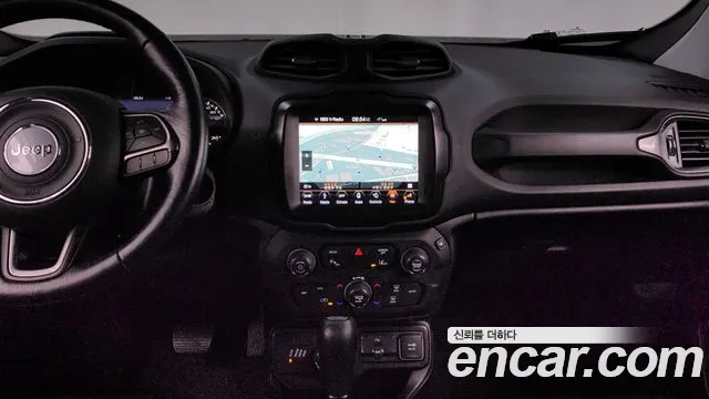 Jeep Renegade 2018 — фото 14