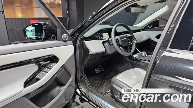 Land Rover Range Rover Evoque 2025 — фото 11