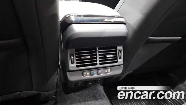 Land Rover Range Rover Evoque 2025 — фото 18