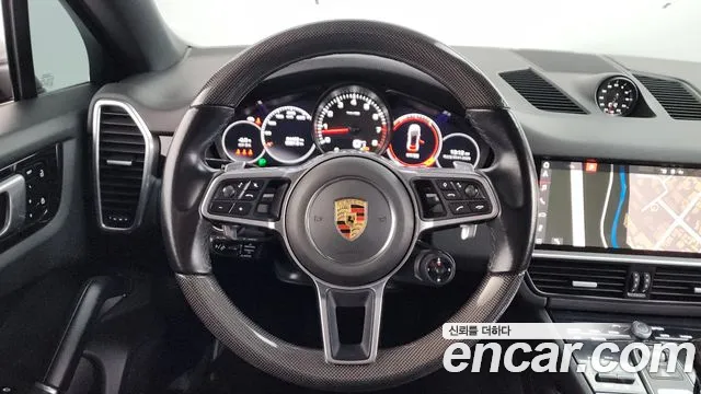 Porsche Cayenne 2021 — фото 13