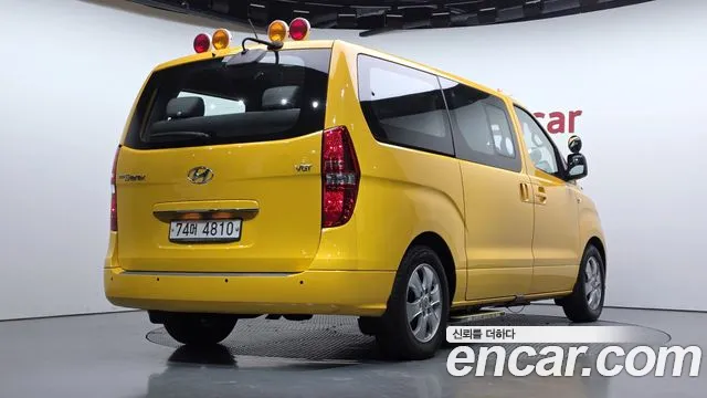 Hyundai Starex 2019 — фото 2