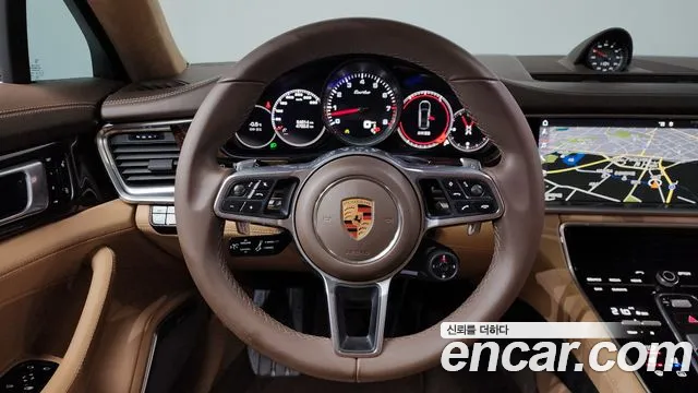 Porsche Panamera 2018 — фото 13