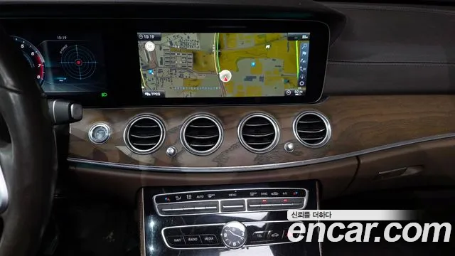 Mercedes-Benz E-Class 2019 — фото 14