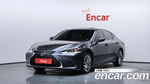 Lexus ES 2023 — фото 1