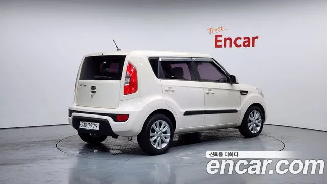 Kia Soul 2012 — фото 2