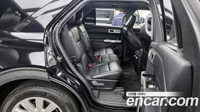 Ford Explorer 2021 — фото 12