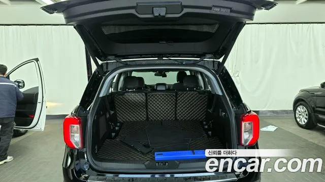 Ford Explorer 2021 — фото 20