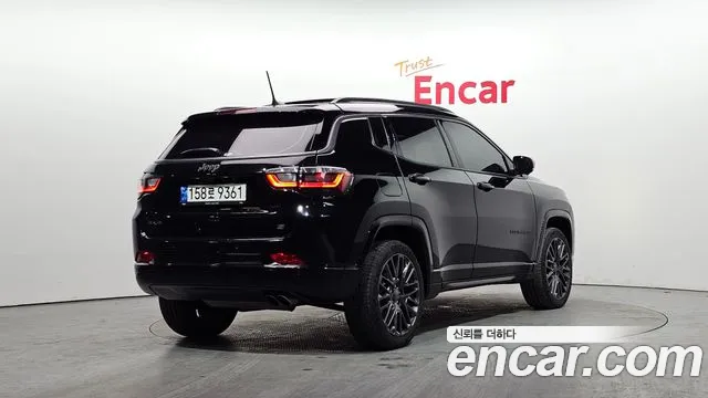 Jeep Compass 2022 — фото 1