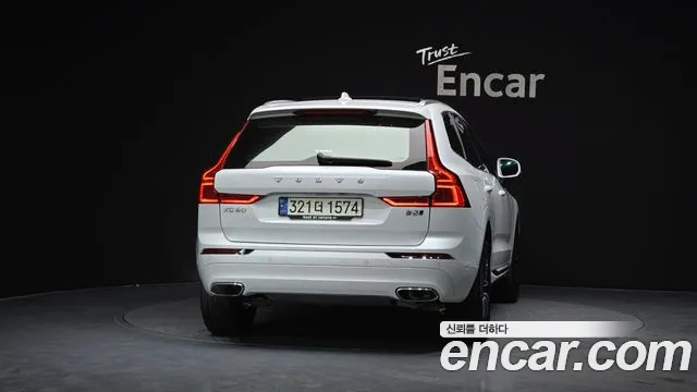 Volvo XC60 2021 — фото 4
