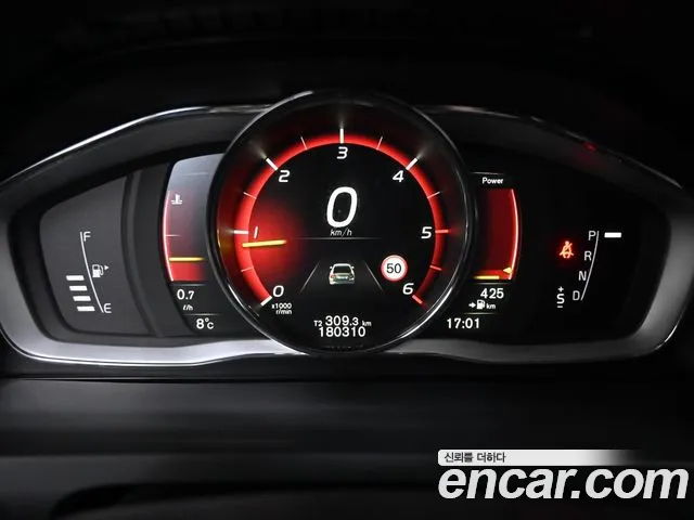 Volvo S60 2018 — фото 14