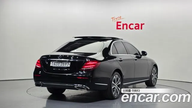 Mercedes-Benz E-Class 2019 — фото 2
