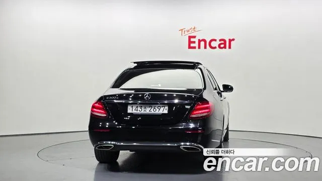 Mercedes-Benz E-Class 2019 — фото 4
