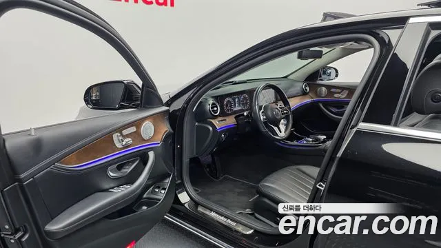 Mercedes-Benz E-Class 2019 — фото 10