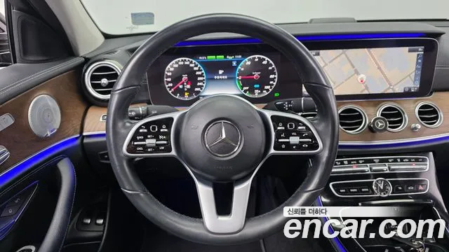 Mercedes-Benz E-Class 2019 — фото 13