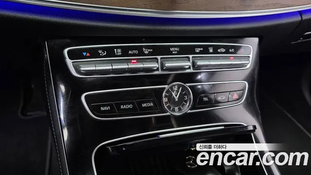 Mercedes-Benz E-Class 2019 — фото 17