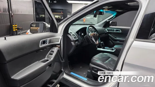 Ford Explorer 2014 — фото 10