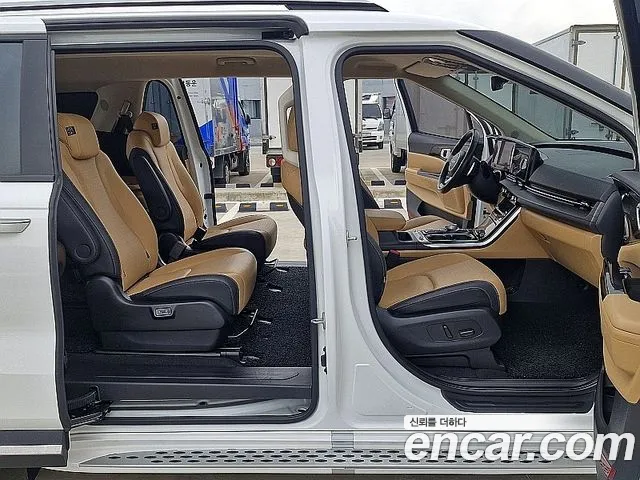 Kia Canival 2023 — фото 15