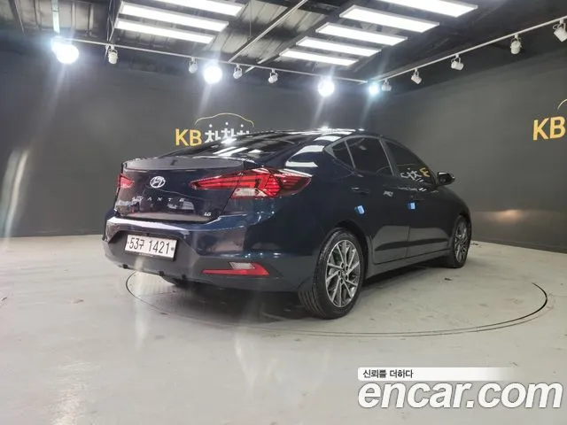 Hyundai AVANTE 2019 — фото 7