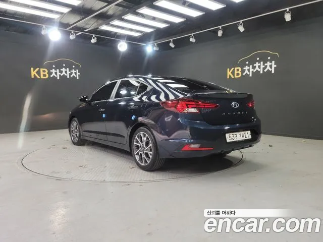Hyundai AVANTE 2019 — фото 10