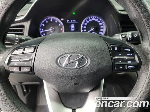 Hyundai AVANTE 2019 — фото 13