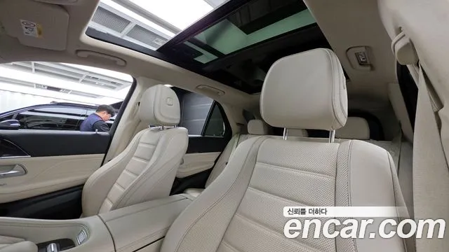 Mercedes-Benz GLE-Class 2021 — фото 19