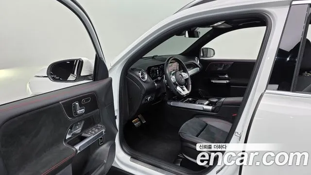 Mercedes-Benz GLB-Class 2023 — фото 11