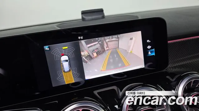 Mercedes-Benz GLB-Class 2023 — фото 16