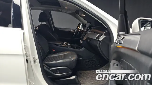 Mercedes-Benz GLE-Class 2018 — фото 11