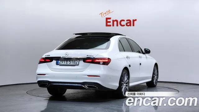 Mercedes-Benz E-Class 2022 — фото 2