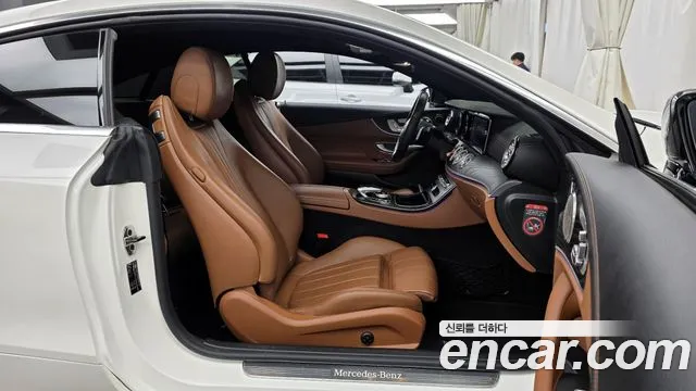 Mercedes-Benz E-Class 2019 — фото 11