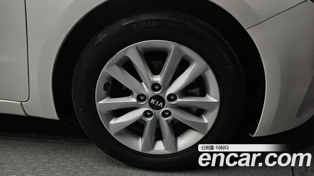 Kia K3 2017 — фото 5