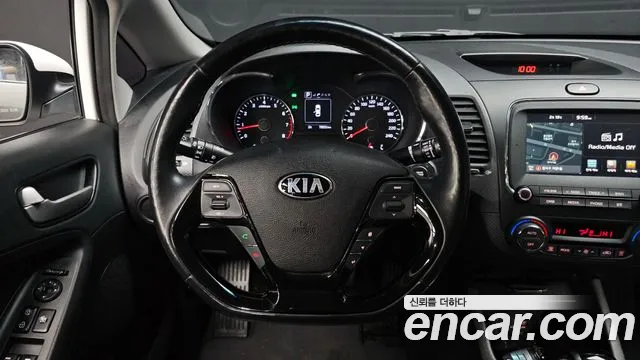 Kia K3 2017 — фото 13