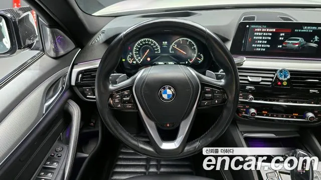 BMW 5-Series 2017 — фото 14