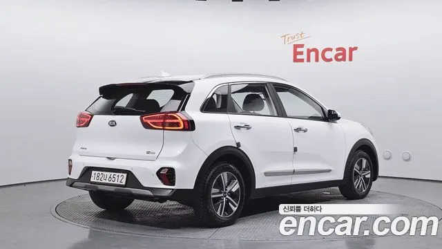 Kia Niro 2021 — фото 2