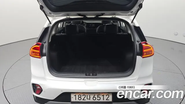 Kia Niro 2021 — фото 20