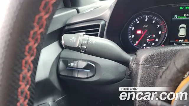 Hyundai Veloster 2019 — фото 18