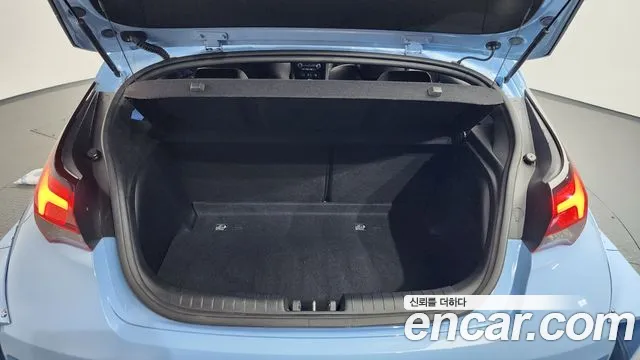 Hyundai Veloster 2019 — фото 20