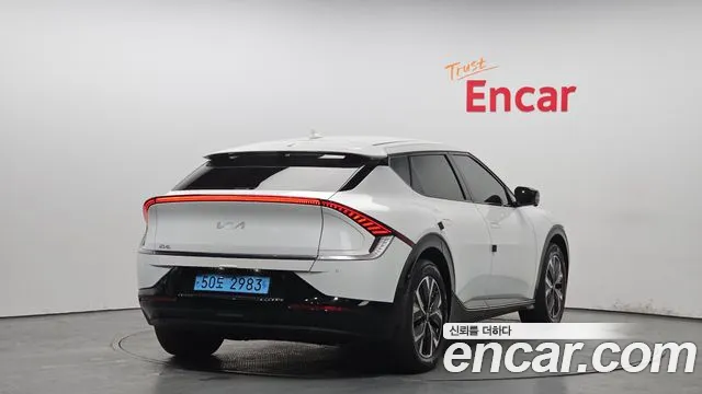 Kia EV6 2022 — фото 2